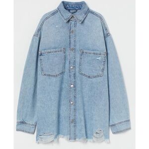 H&M Women’s Oversized Denim Shirt in a light denim blue wash (Size: S)